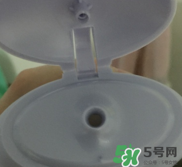 eve女性護理液粉色瓶和藍色瓶有什么區(qū)別？