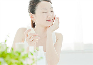 長痘是因?yàn)槠つw缺水嗎 皮膚缺水會(huì)長痘嗎