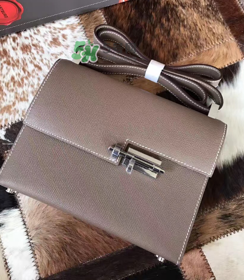 hermes verrou真假怎么看？愛(ài)馬仕插銷(xiāo)包真假鑒定