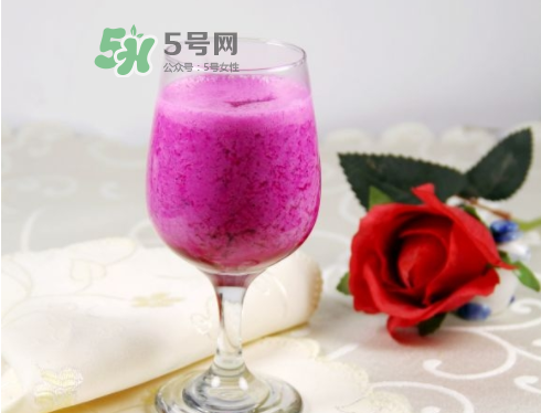 紅心火龍果能和酸奶一起吃嗎？紅心火龍果和酸奶榨汁好嗎？