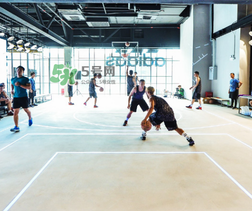 adidas運(yùn)動體驗(yàn)迷你品牌中心在哪？阿迪達(dá)斯運(yùn)動體驗(yàn)中心地址