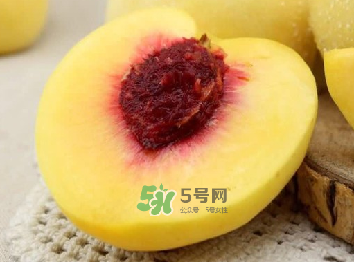 黃桃果肉是什么顏色？黃桃果肉為什么是紅的？