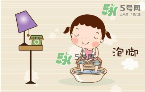 三伏天用什么泡腳最好？三伏天用什么泡腳去濕氣？