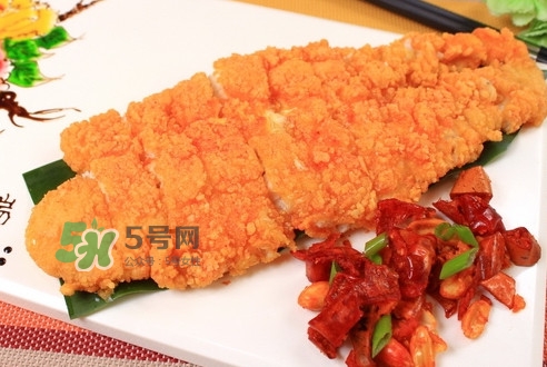 金鱒魚清蒸為什么變黑？食用金鱒魚有什么好處