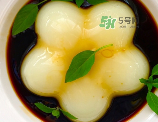 涼糕是什么做的？涼糕要用清水泡多久