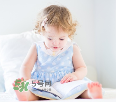 夏天寶寶頭上長紅疙瘩怎么回事？夏天寶寶頭上長東西怎么辦？