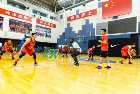 歐文同款黑白鴛鴦夜光kyrie 3怎么定制_在哪里買？