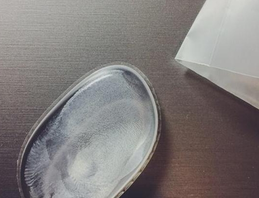 硅膠粉撲和氣墊粉撲哪個好用？硅膠粉撲和氣墊粉撲對比