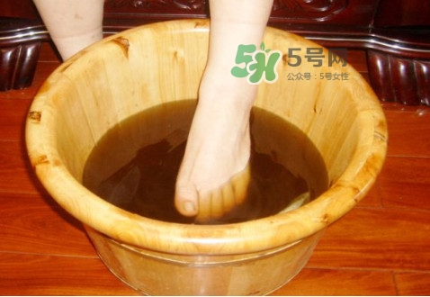 生姜泡腳怎么弄？生姜泡腳要去皮嗎