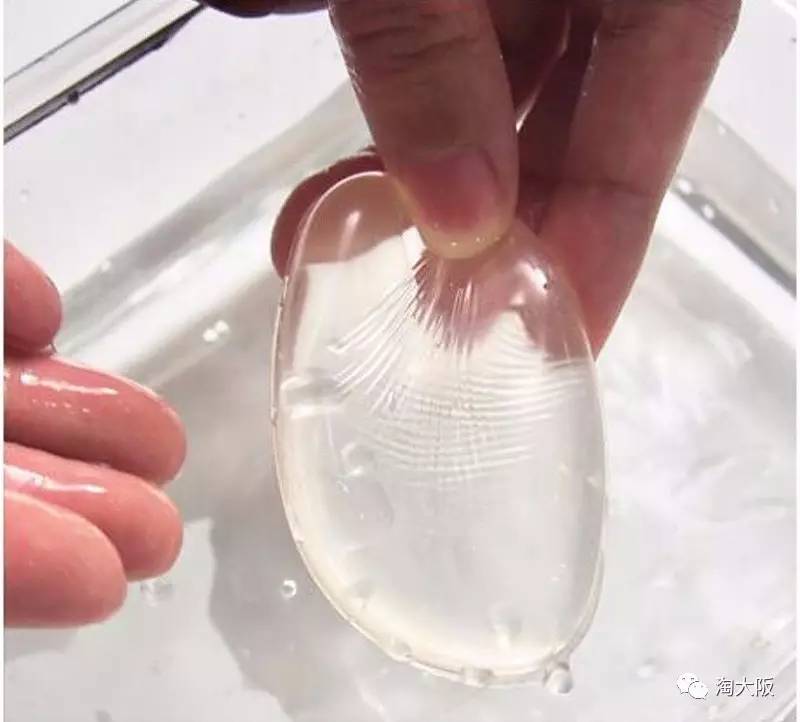 硅膠粉撲和氣墊粉撲哪個好用？硅膠粉撲和氣墊粉撲對比