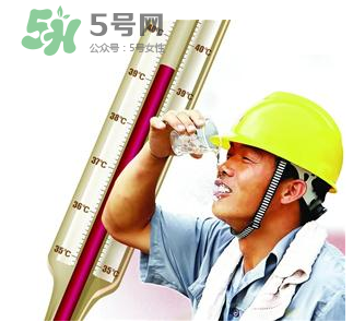 夏天防止中暑吃什么？夏天防中暑喝什么？