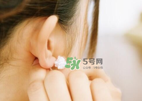 8月份可以打耳洞嗎？八月份可以打耳洞嗎？