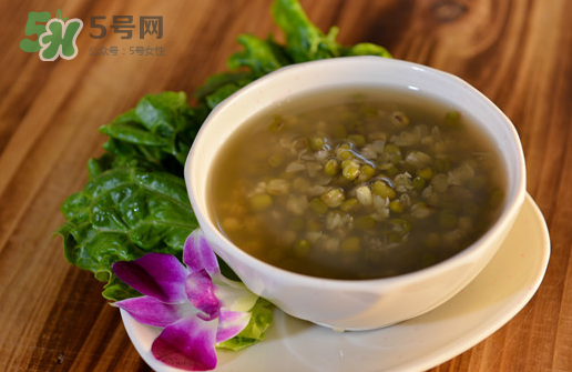 雞蛋和綠豆湯能一起吃嗎？綠豆湯可以和雞蛋一起吃嗎？