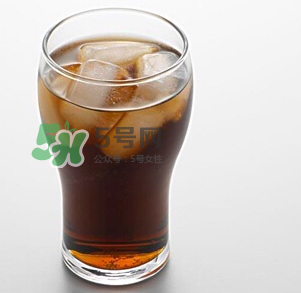 碳酸飲料放冰箱冷凍爆炸 碳酸飲料能放冷凍層嗎？