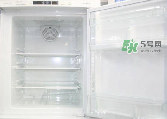 冰箱夏天溫度應(yīng)該調(diào)到幾檔？冰箱里面冰太多怎么辦