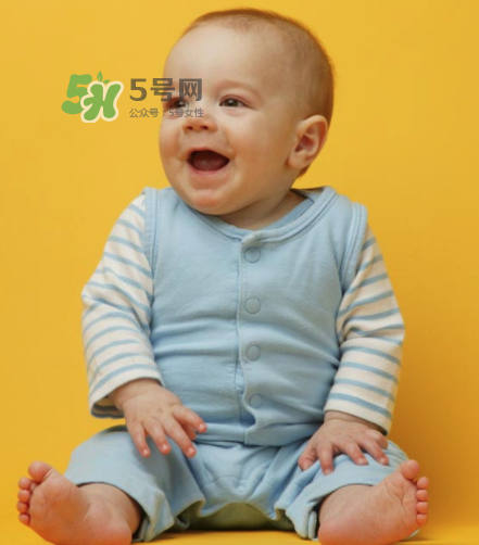 6個月寶寶不能喝水嗎？寶寶多大可以喝水呢？