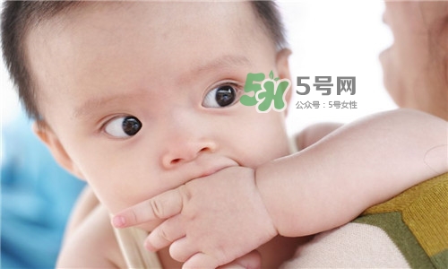 3~5個月的寶寶有多了解這個世界？寶寶睡眠習(xí)慣如何規(guī)范？
