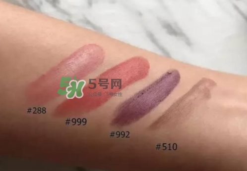 迪奧雙色夾心唇膏多少錢(qián)？dior迪奧夾心唇膏上市時(shí)間
