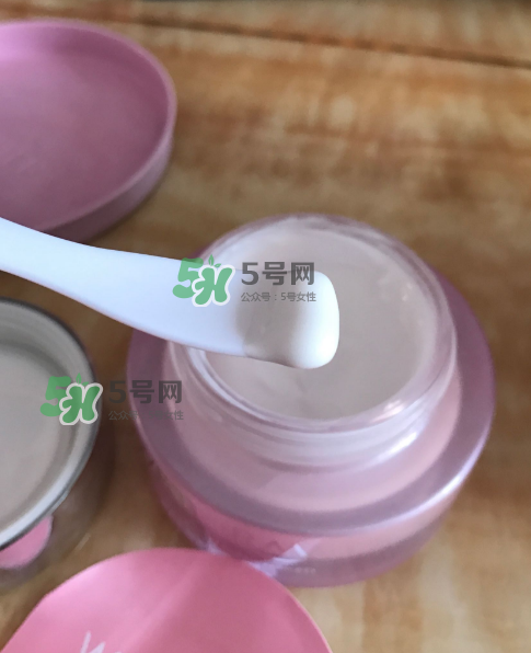 溫碧泉素顏霜好用嗎？溫碧泉素顏霜多少錢？
