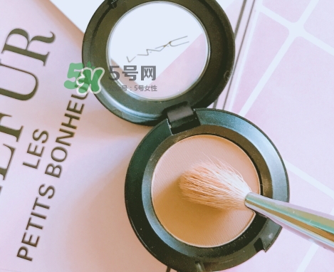 mac焦點小眼影怎么樣？mac時尚焦點小眼影好用嗎
