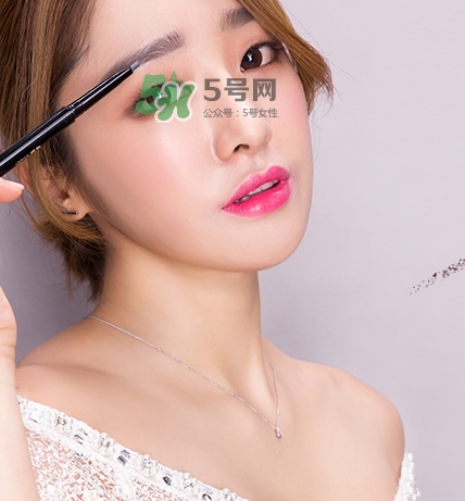 云皙眉筆怎么樣？云皙眉筆和rozo哪個(gè)好？