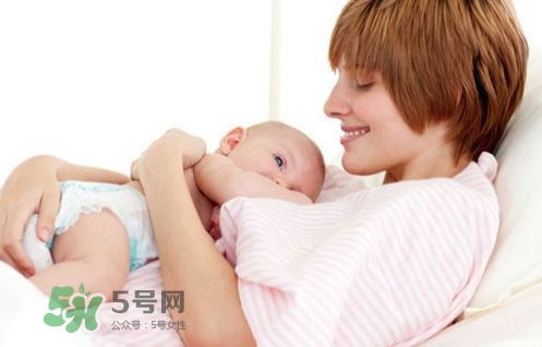 產(chǎn)后憂郁是這樣來的！這些話絕對(duì)別對(duì)新手媽媽說！