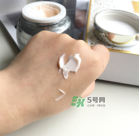 赫蓮娜至美溯顏菁華霜好用嗎？赫蓮娜至美溯顏菁華霜怎么樣？