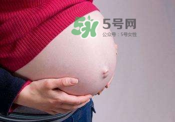 孕期可以蹲著上廁所嗎？孕期上廁所會(huì)壓到寶寶嗎？