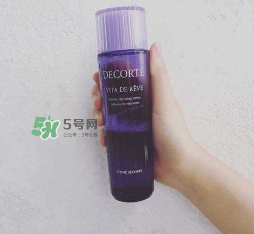 德妃紫蘇水和黛珂紫蘇水哪個(gè)好？德妃紫蘇水和黛珂紫蘇水對(duì)比
