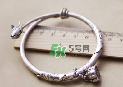 銀手鐲可以用牙膏洗嗎？銀手鐲可以用什么洗？