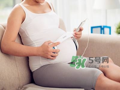 音樂(lè)胎教是媽媽聽(tīng)還是放在肚子上？胎教音樂(lè)有哪些？