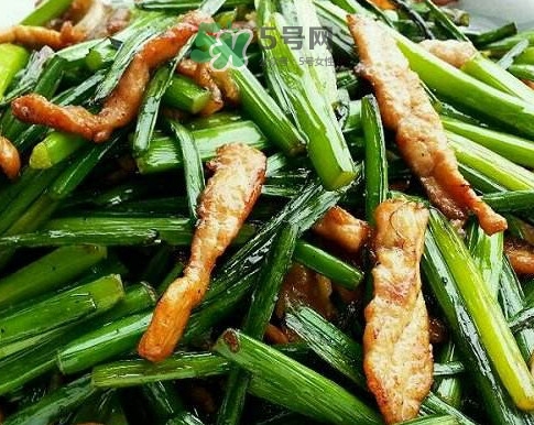 吃韭菜苔回奶嗎？韭菜苔和蒜苗是一回事嗎