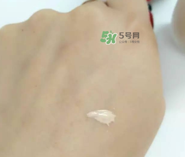 玫珂菲水粉霜怎么樣？玫珂菲全新雙用水粉霜好用嗎？