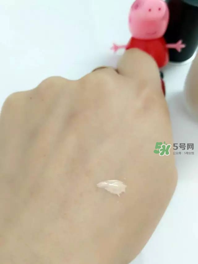 玫珂菲水粉霜怎么樣？玫珂菲全新雙用水粉霜好用嗎？