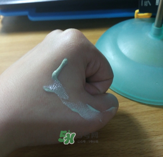 Make up forever浮生若夢隔離霜怎么樣？浮生若夢隔離好用嗎？