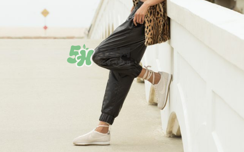 alc與nike cortez聯(lián)名在哪買？alc與耐克阿甘鞋聯(lián)名哪里有賣的？