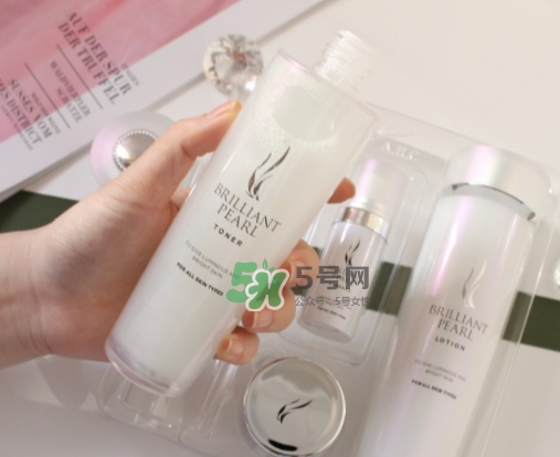 ahc珍珠美白水乳套盒有什么？ahc珍珠美白水乳套裝價格