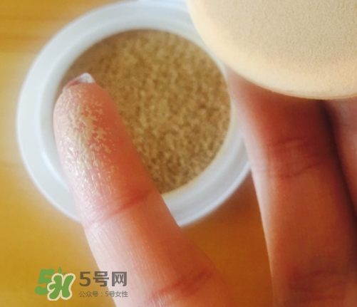 蘭蔻小粉盒氣墊多少錢？蘭蔻小粉盒氣墊專柜價格