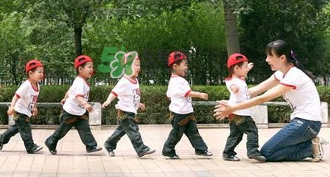 想生多胞胎怎樣調(diào)理？多胞胎國(guó)家補(bǔ)貼多少錢(qián)？