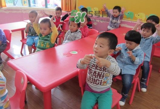 第一次送孩子去幼兒園，你是哪種家長？