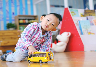 第一次送孩子去幼兒園，你是哪種家長？