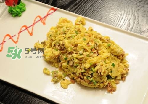 順產(chǎn)前做什么運(yùn)動(dòng)生得快？順產(chǎn)前吃什么有助分娩？