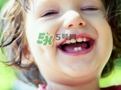 怎么防止寶寶長蛀牙？別讓孩子吃大人的口水