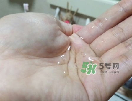 御泥坊水潤(rùn)茶萃微囊黑面膜怎么用？