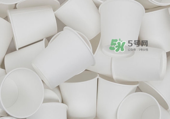 一次性紙杯能做蛋糕嗎？一次性紙杯可以放微波爐嗎？