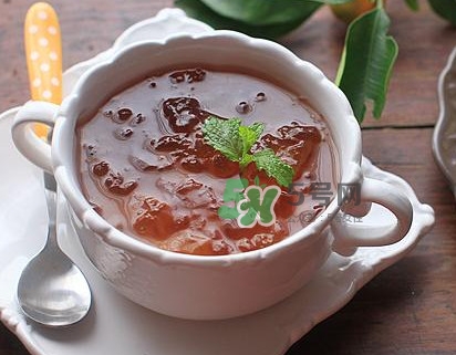 煮桃膠放冰糖還是紅糖？桃膠放鍋里要煮多久能吃