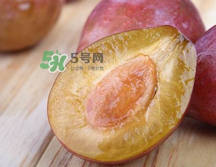 新鮮西梅好吃嗎？新鮮西梅什么味道