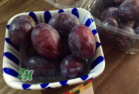 新鮮西梅好吃嗎？新鮮西梅什么味道