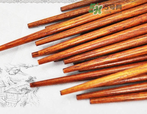 木筷子可以放消毒柜嗎？木筷子和竹筷子哪個(gè)好