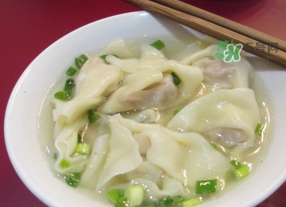 抄手是餛飩嗎？餛飩和抄手有什么區(qū)別
